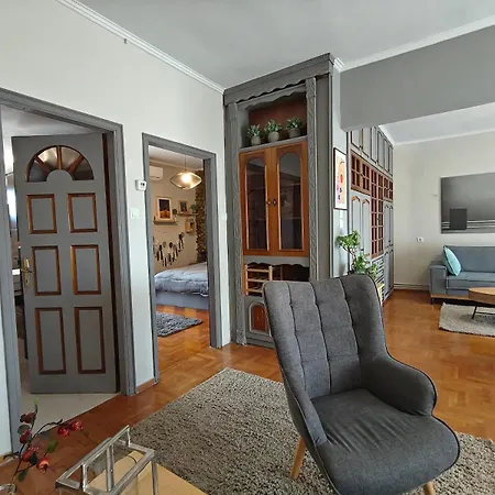 شقة Adora إذيسا