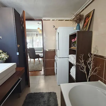 شقة Adora إذيسا