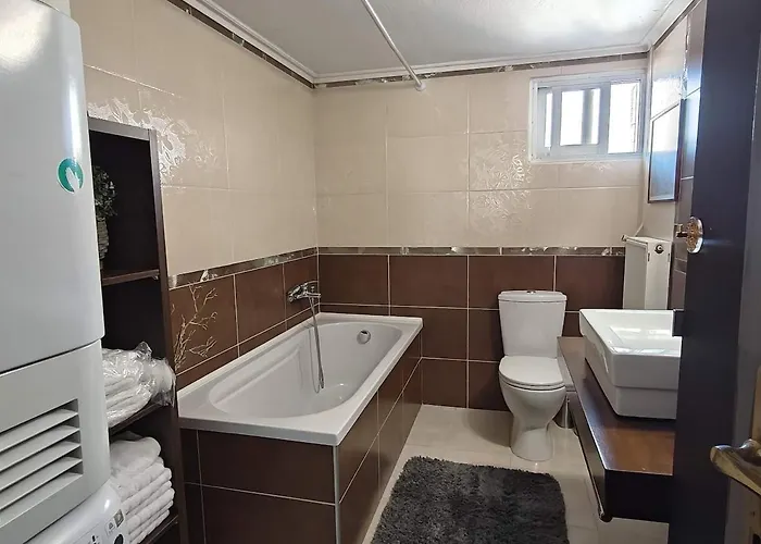 Adora 公寓 埃泽萨