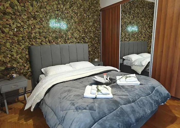 Adora 公寓 埃泽萨